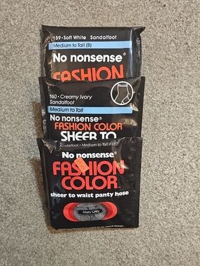 (3x) No Nonsense Sheer to Waist Pantyhose - Creamy Ivory / Soft White/Misty Grey